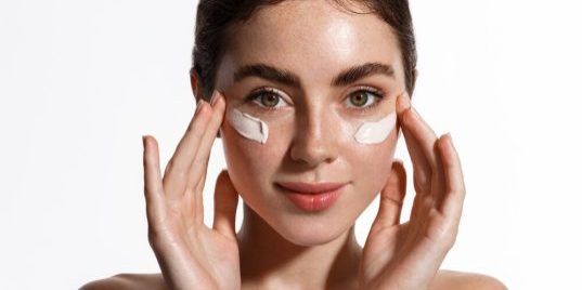 woman moisturizing